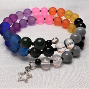 Handmade memory wire bracelet with frosted glass beads no 945